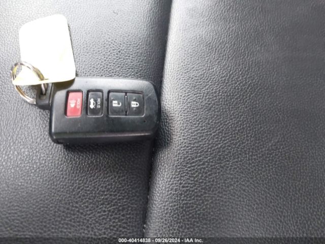 2T1BURHE5HC943178 Toyota Corolla Xle