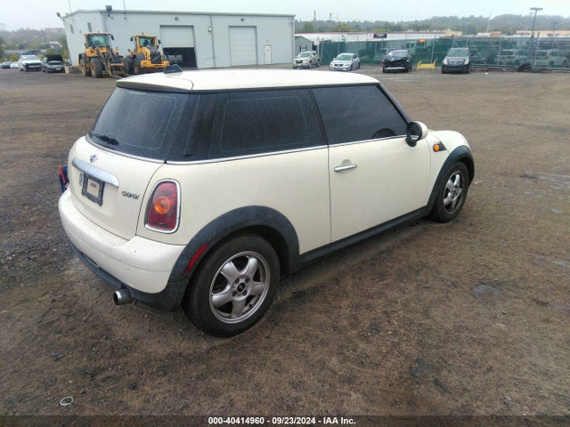 2009 MINI COOPER WMWMF33519TU74329 Photo 3