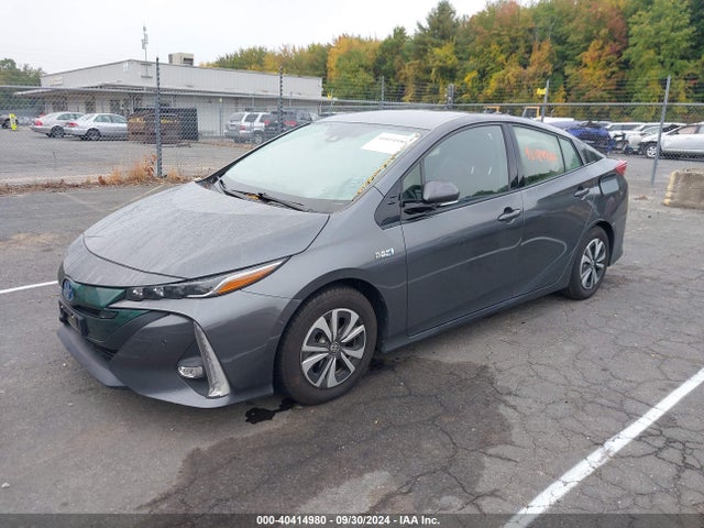 Toyota PRIUS PRIME 2017 JTDKARFP6H3040950 Image 2