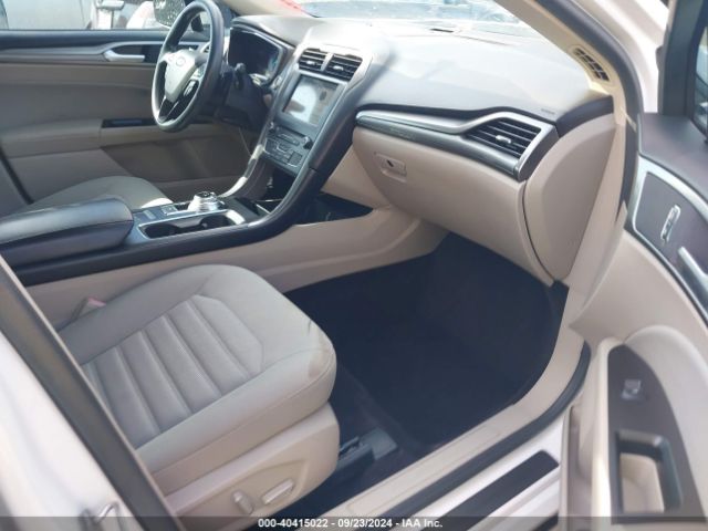 3FA6P0HD5HR141015 Ford FUSION SE