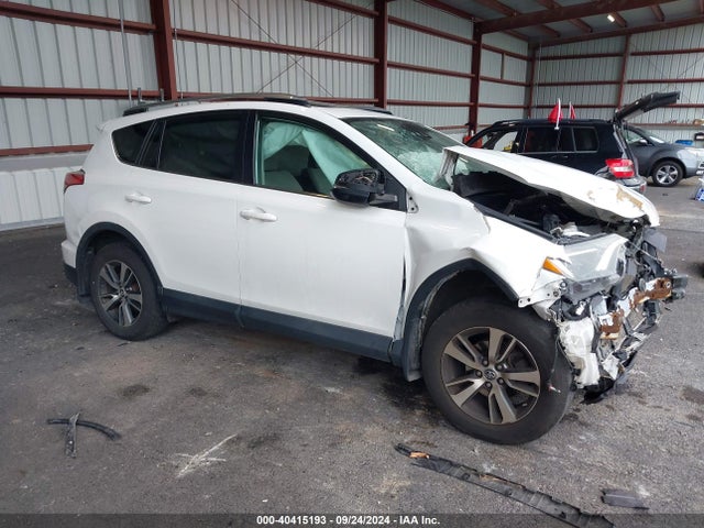 Toyota Rav4 Xle 2018 2T3RFREV9JW744451 Image 1