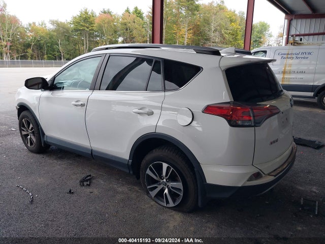 Toyota Rav4 Xle 2018 2T3RFREV9JW744451 Image 3