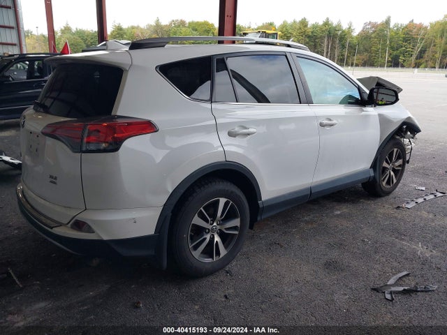 Toyota Rav4 Xle 2018 2T3RFREV9JW744451 Image 4