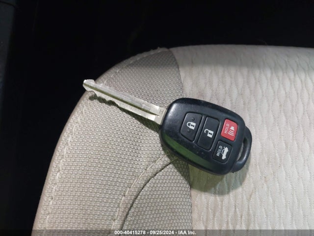 Toyota COROLLA LE 2015 2T1BURHE3FC463010 Image 11