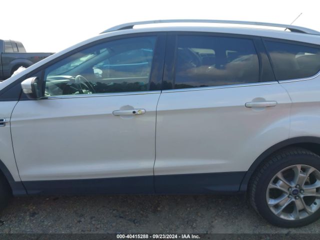 1FMCU0JX7FUC77108 Ford Escape Titanium
