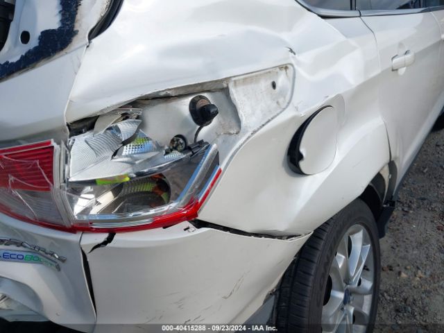 1FMCU0JX7FUC77108 Ford Escape Titanium