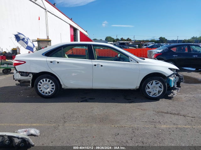 Toyota CAMRY LE 2015 4T4BF1FK2FR460074 Image 14