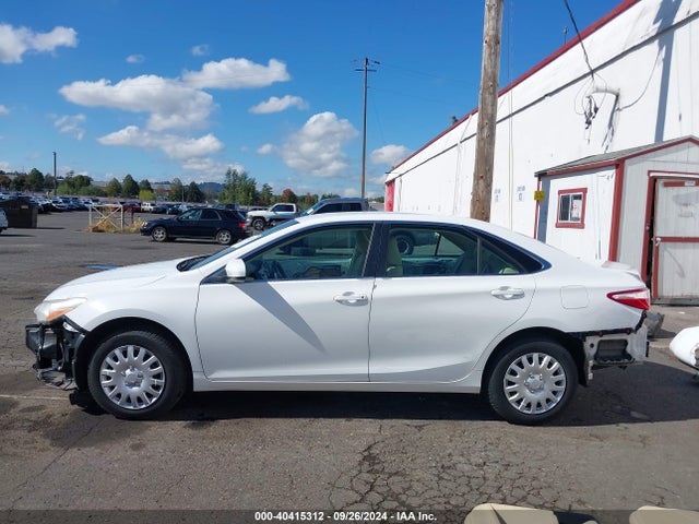 Toyota CAMRY LE 2015 4T4BF1FK2FR460074 Image 15