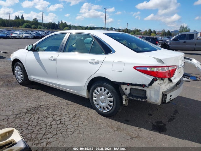 Toyota CAMRY LE 2015 4T4BF1FK2FR460074 Image 3
