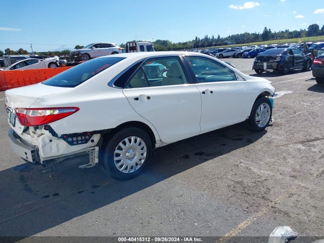 Toyota CAMRY LE 2015 4T4BF1FK2FR460074 Image 4