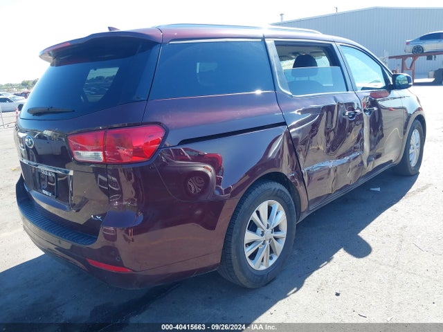 KIA SEDONA LX 2017 KNDMB5C12H6339512 Image 4