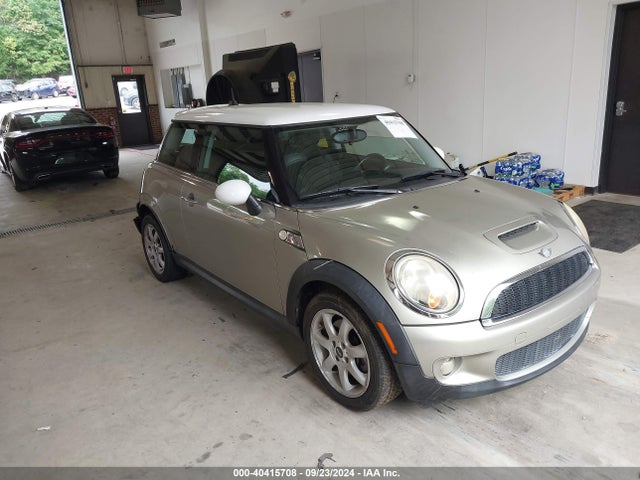 2007 MINI COOPER S WMWMF735X7TL92457 Photo 0