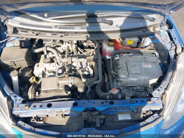 JTDKDTB38F1110786 Toyota Prius C Two