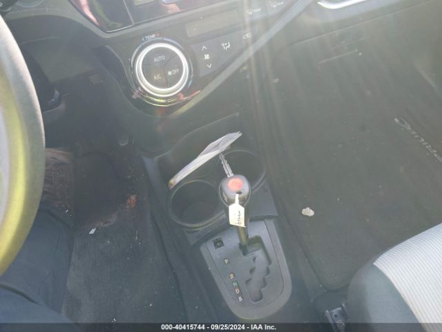 JTDKDTB38F1110786 Toyota Prius C Two