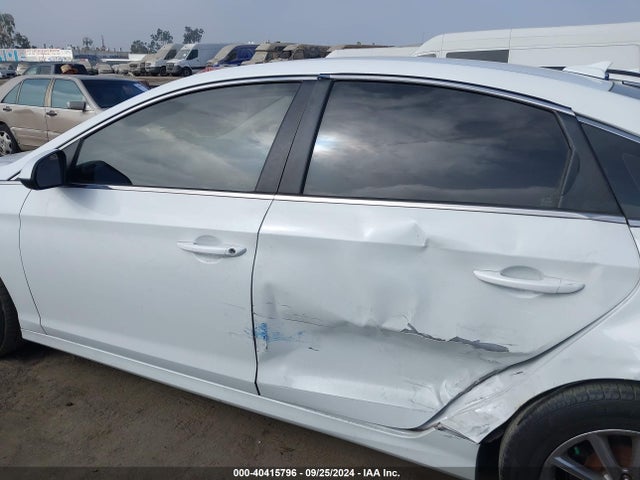 Hyundai SONATA SE 2018 5NPE24AF4JH602298 Image 14
