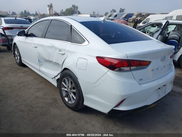 Hyundai SONATA SE 2018 5NPE24AF4JH602298 Image 3