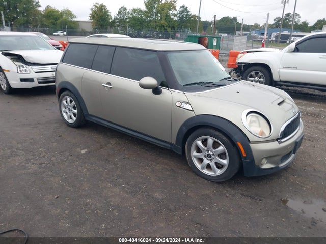 2010 MINI COOPER S CLUBMAN WMWMM3C57ATZ32935 Photo 0