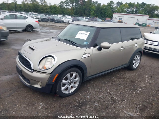 2010 MINI COOPER S CLUBMAN WMWMM3C57ATZ32935 Photo 1