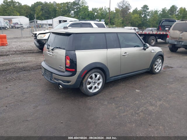 2010 MINI COOPER S CLUBMAN WMWMM3C57ATZ32935 Photo 3