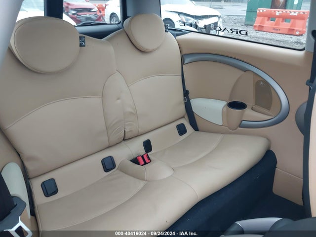 2010 MINI COOPER S CLUBMAN WMWMM3C57ATZ32935 Photo 7