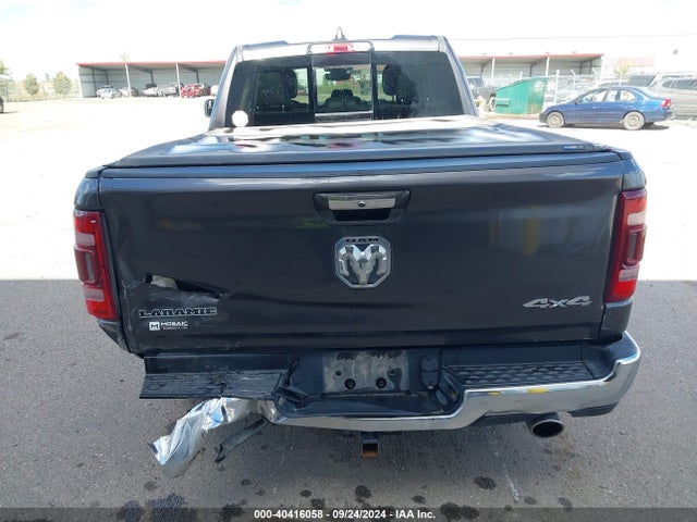 RAM 1500 Laramie Quad Cab 4x4 6'4 Box 2019 1C6SRFDT6KN806444 Image 16