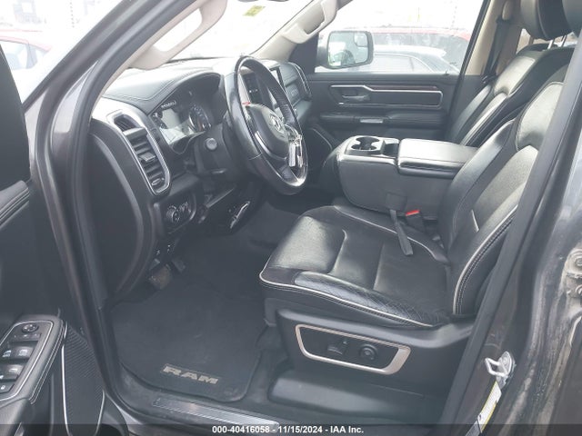 RAM 1500 Laramie Quad Cab 4x4 6'4 Box 2019 1C6SRFDT6KN806444 Image 5