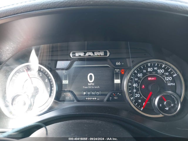 RAM 1500 Laramie Quad Cab 4x4 6'4 Box 2019 1C6SRFDT6KN806444 Image 7