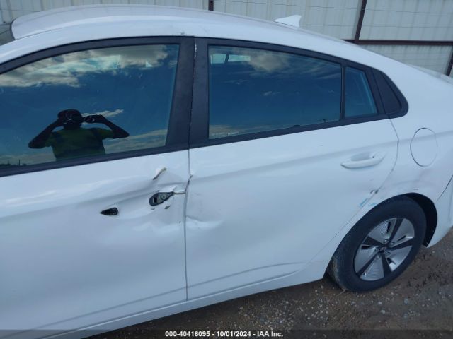 KMHC65LC8JU076909 Hyundai Ioniq Hybrid Blue