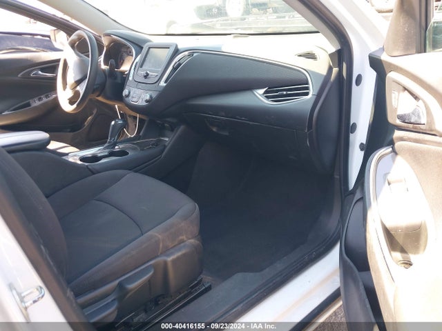 Chevrolet MALIBU LT 2018 1G1ZD5STXJF103241 Image 5
