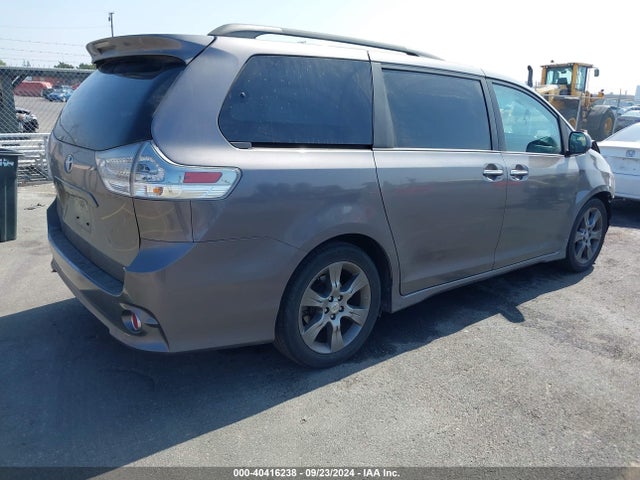 Toyota Sienna Se 8 Passenger 2016 5TDXK3DC3GS765273 Image 4