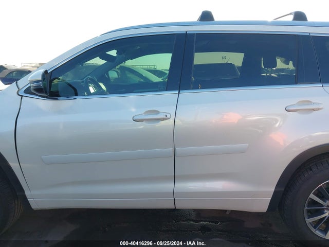 Toyota Highlander Xle 2017 5TDKZRFHXHS521638 Image 14