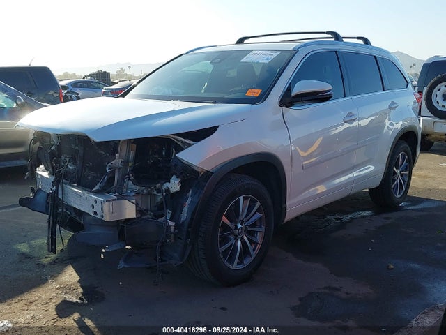Toyota Highlander Xle 2017 5TDKZRFHXHS521638 Image 2