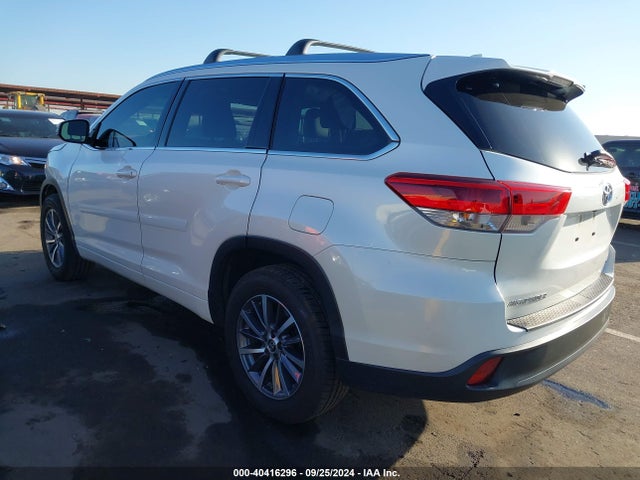 Toyota Highlander Xle 2017 5TDKZRFHXHS521638 Image 3