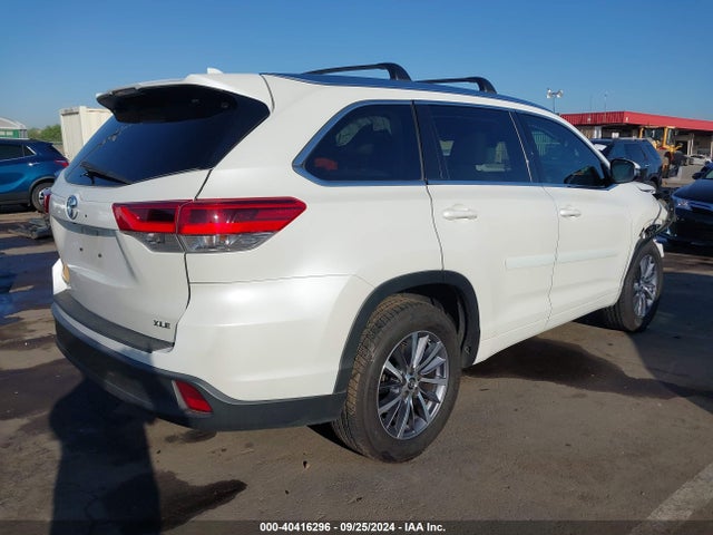 Toyota Highlander Xle 2017 5TDKZRFHXHS521638 Image 4