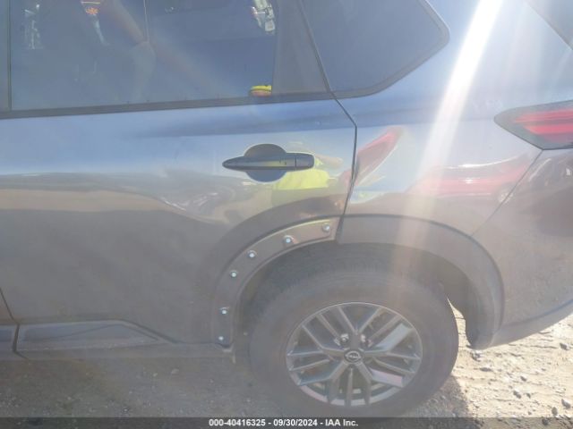 5N1BT3AA8RC693593 Nissan Rogue S Fwd