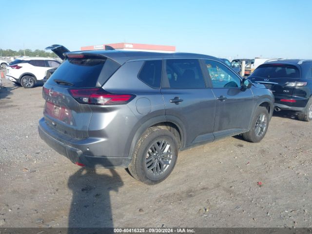 5N1BT3AA8RC693593 Nissan Rogue S Fwd