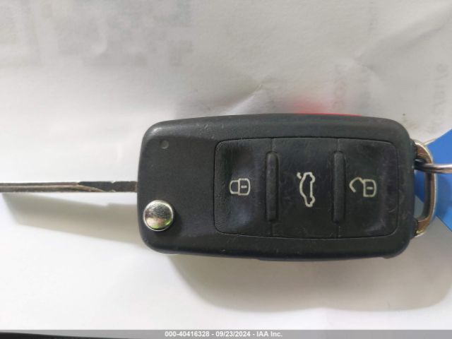 1VWAT7A39FC104102 Volkswagen Passat 1.8t Limited Edition