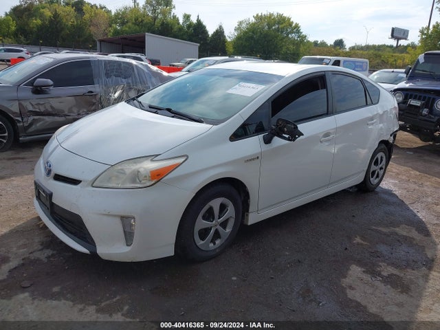 Toyota Prius Four 2014 JTDKN3DU6E1744650 Image 2