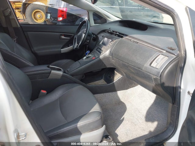 Toyota Prius Four 2014 JTDKN3DU6E1744650 Image 5