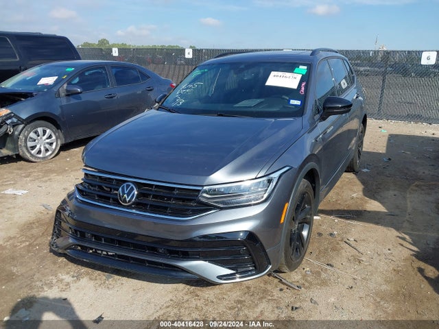 3VVCB7AX3PM057121 Volkswagen Tiguan 2.0t Se R-line Black