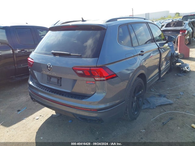 3VVCB7AX3PM057121 Volkswagen Tiguan 2.0t Se R-line Black