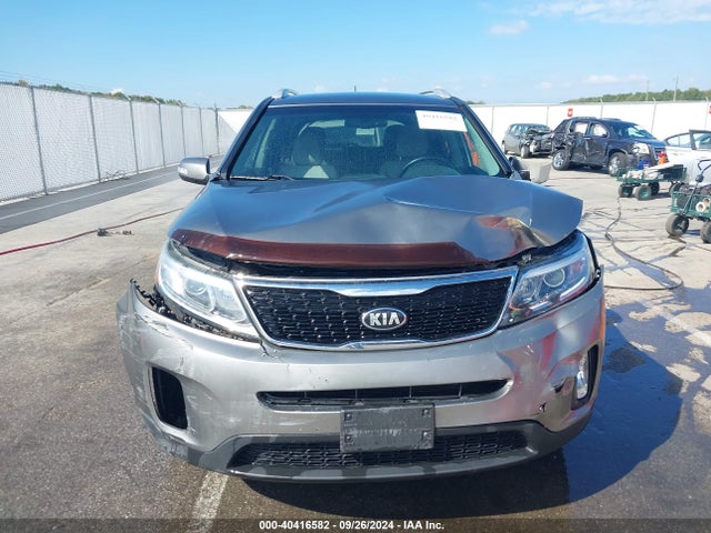 5XYKTCA68FG551901 KIA SORENTO LX