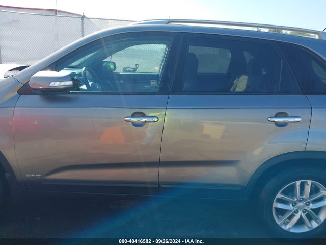 5XYKTCA68FG551901 KIA SORENTO LX