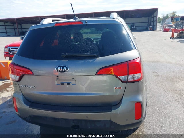 5XYKTCA68FG551901 KIA SORENTO LX