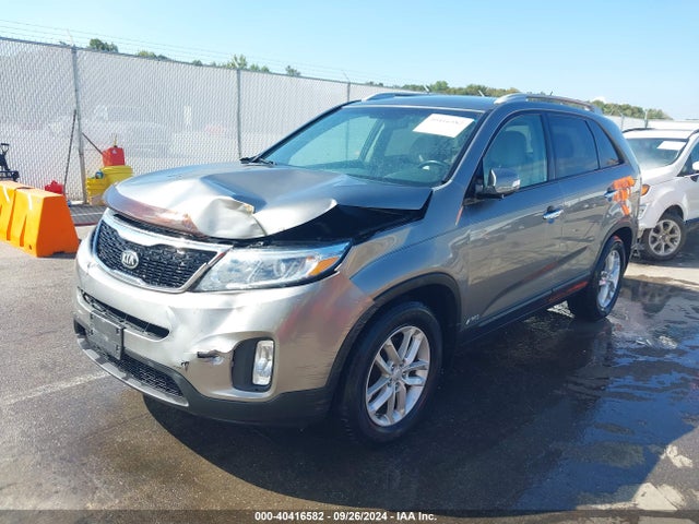 5XYKTCA68FG551901 KIA SORENTO LX