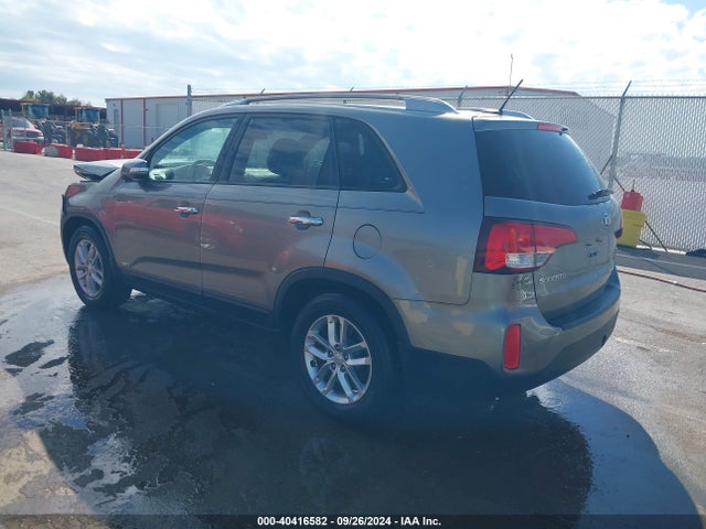 5XYKTCA68FG551901 KIA SORENTO LX