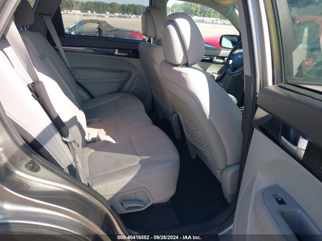 5XYKTCA68FG551901 KIA SORENTO LX