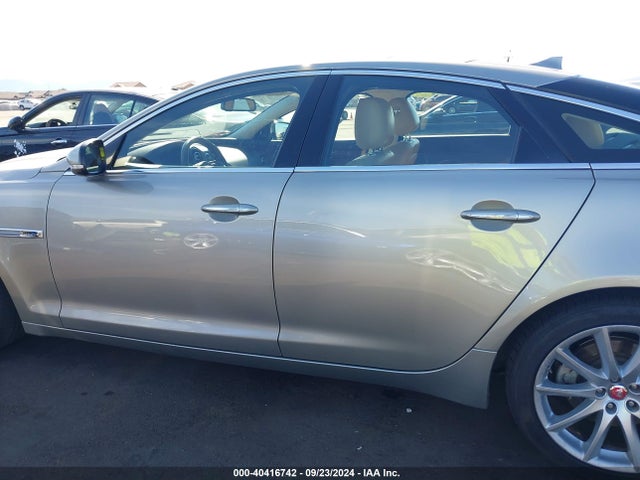SAJWJ1CD3E8V60567 Jaguar XJ