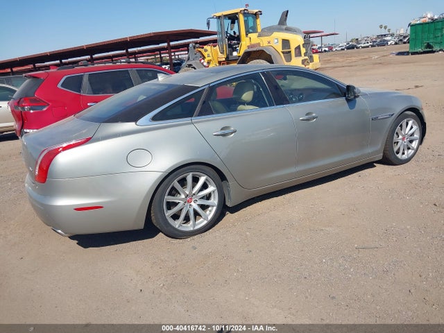 2014 JAGUAR XJ SAJWJ1CD3E8V60567 Photo 3