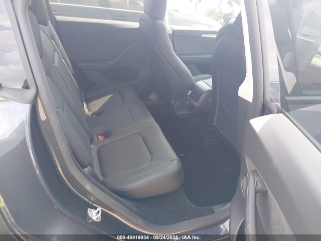 2024 TESLA MODEL Y 7SAYGDED3RA304830 Photo 7